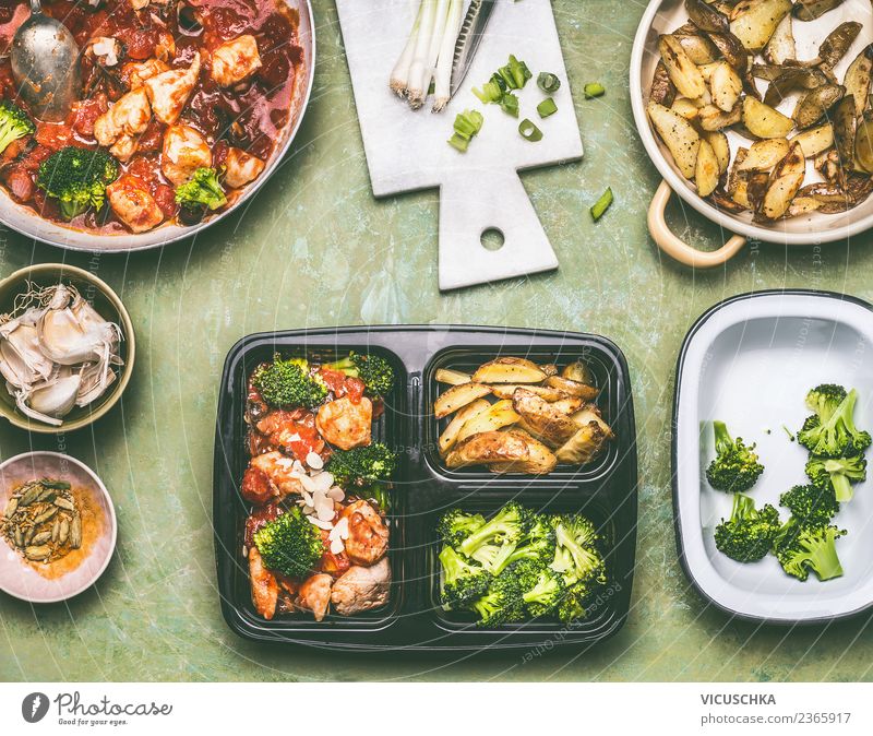 Gesundes Mittagessen Box Mit Reispapierröllchen - Ein Lizenzfreies ...