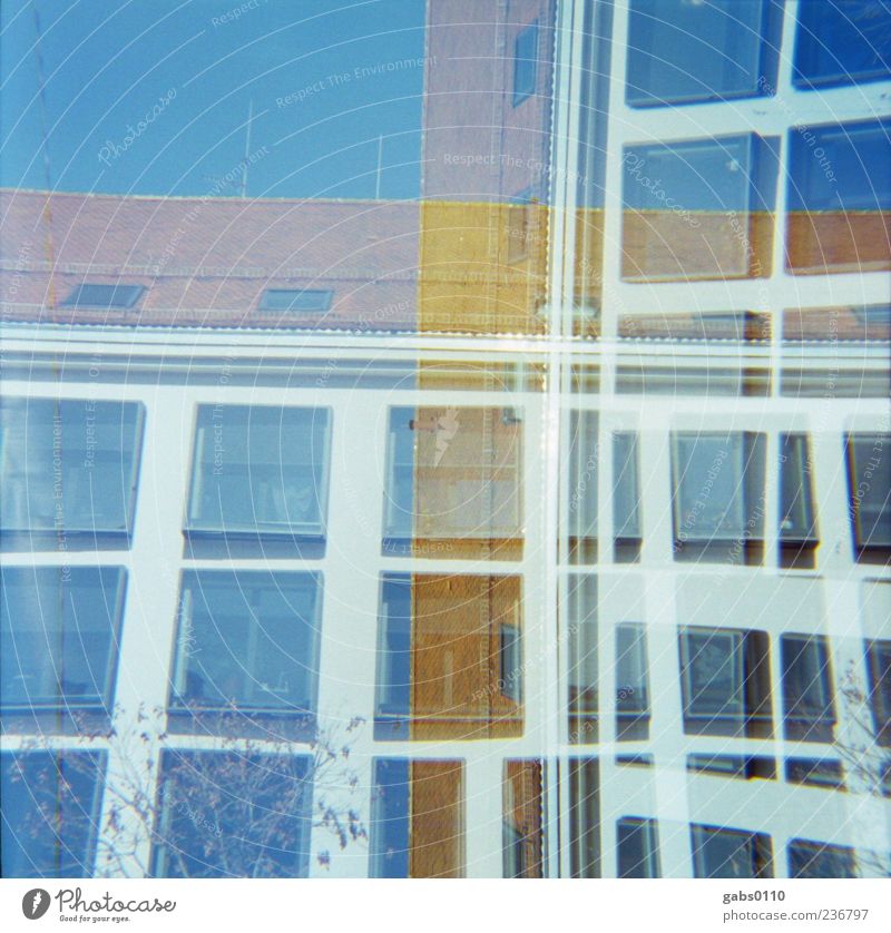 ‡‡‡‡ Design Haus Kunst Himmel Schönes Wetter Stadt Bauwerk Gebäude Architektur Fenster Dach außergewöhnlich einfach elegant modern neu blau braun weiß bizarr