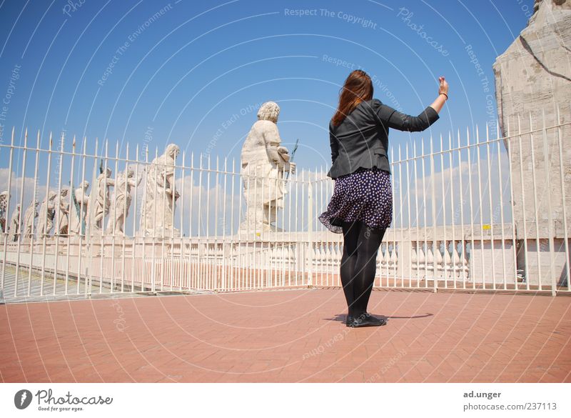 Apostel(f) feminin 1 Mensch Statue Wahrzeichen Denkmal Stein rein ruhig Vatikan Petersdom Farbfoto Außenaufnahme Zentralperspektive Ganzkörperaufnahme einzeln