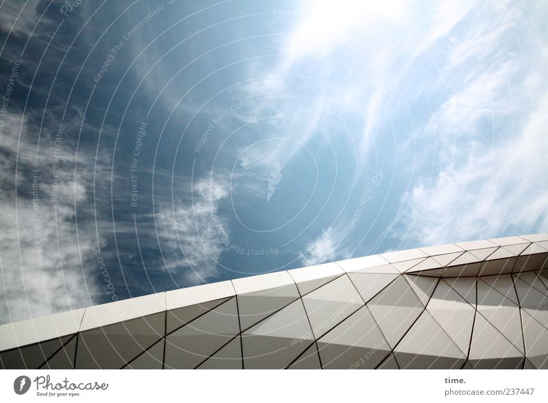 Himmel über Hamburg Wolken Bauwerk Architektur blau Stimmung Leben ästhetisch Inspiration Klima Umwelt Wandel & Veränderung Kunst Dach Konstruktion Farbfoto