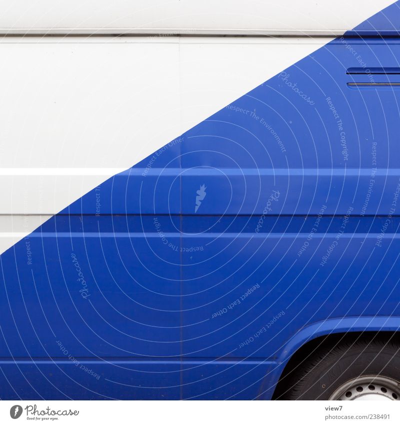 HSV Olé Verkehr Verkehrsmittel Personenverkehr Autofahren Fahrzeug PKW Bus Metall Zeichen Linie Streifen ästhetisch authentisch einfach modern retro blau weiß