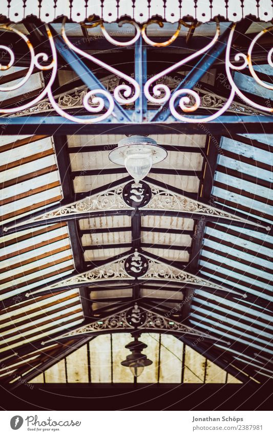 vintage Glasdach von unten Brighton, England Stadt Gebäude Dach außergewöhnlich altehrwürdig retro Hintergrundbild Strukturen & Formen verziert Ornament Lampe