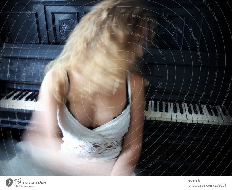 Man müsste klavier spielen können... schön Haare & Frisuren Haut Freizeit & Hobby Spielen Mensch feminin Junge Frau Jugendliche Erwachsene 1 18-30 Jahre Musik