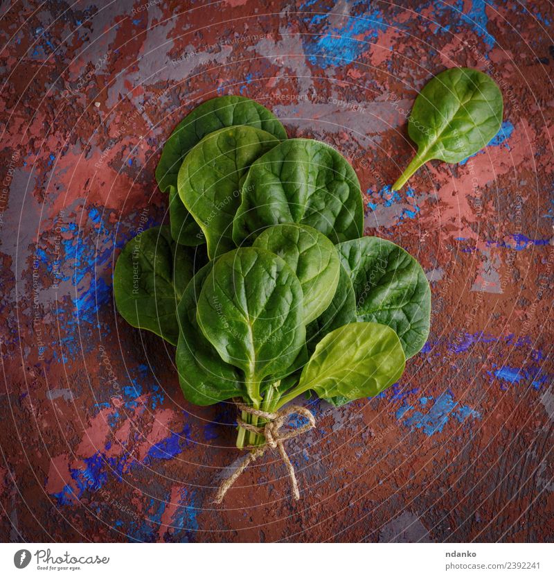 Bund grüner Spinatblätter Gemüse Salat Salatbeilage Ernährung Vegetarische Ernährung Diät Tisch Natur Pflanze Blatt frisch natürlich Gesundheitswesen roh