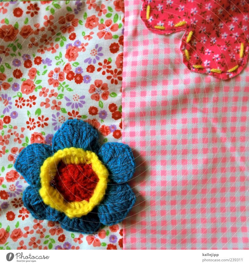 stoffblumen Dekoration & Verzierung Blume Stoff Muster gehäkelt kariert rosa blau Naht kombination kombinieren verbinden Tuch Textilien Farbfoto mehrfarbig