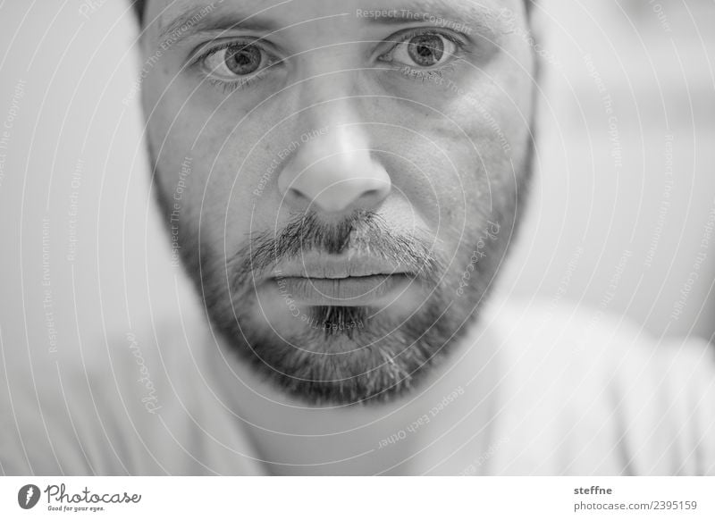 selbstie maskulin Mann Erwachsene Gesicht Auge Nase Mund Lippen Bart 1 Mensch 30-45 Jahre Konzentration Traurigkeit vertiefen Selfie Dreitagebart