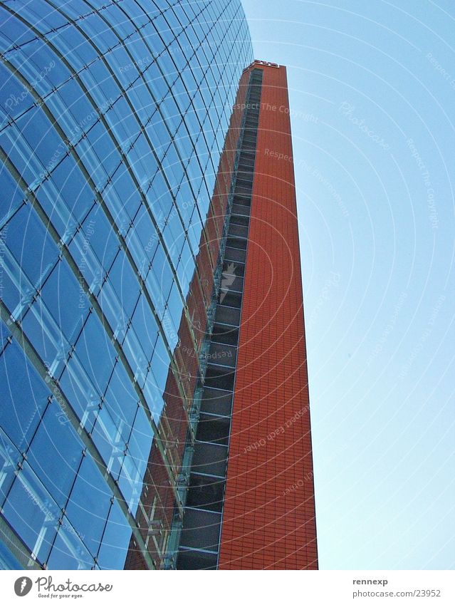 _ANDROMEDA_Tower_II_ Gebäude Hochhaus Bürogebäude Fenster Etage strahlend Mittag Ameise Froschperspektive Respekt Blick Architektur Europa hochaus glasftront