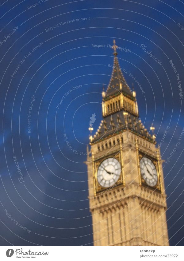 Einfach Big Ben London England Unschärfe Uhrenturm Wahrzeichen Sehenswürdigkeit Kunst Englisch Sonnenlicht Wolken Denkmal Beleuchtung verrückt Himmel