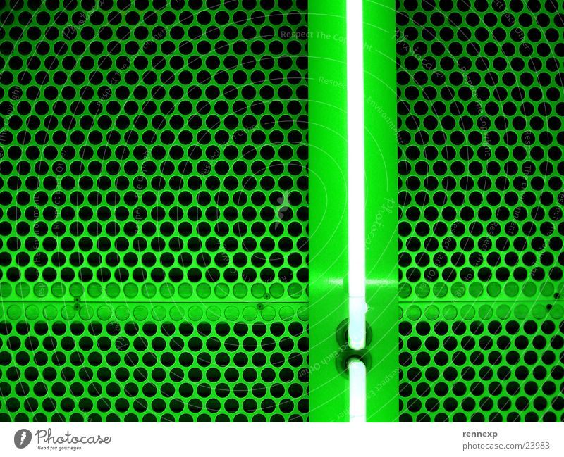 Grün+ Gitter Loch Muster technisch Licht grün Neonlicht Leuchtstoff Leuchtstoffröhre Lampe grell elektrisch Elektrisches Gerät positiv Matrix Architektur Metall