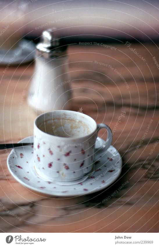 Analoges Heißgetränk Ernährung Getränk Kakao Kaffee Geschirr Tasse Kaffeepause Zucker Zuckerdose Untertasse Kaffeelöffel altmodisch Marmor Kaffeetasse