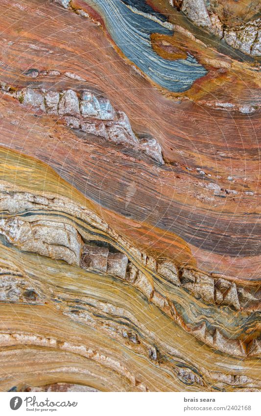 Sedimentäre Gesteinsstruktur Strand Meer Wissenschaften Geografie Geologie Geologen Kunst Umwelt Natur Erde Küste Stein blau gelb rot Gelassenheit Farbe