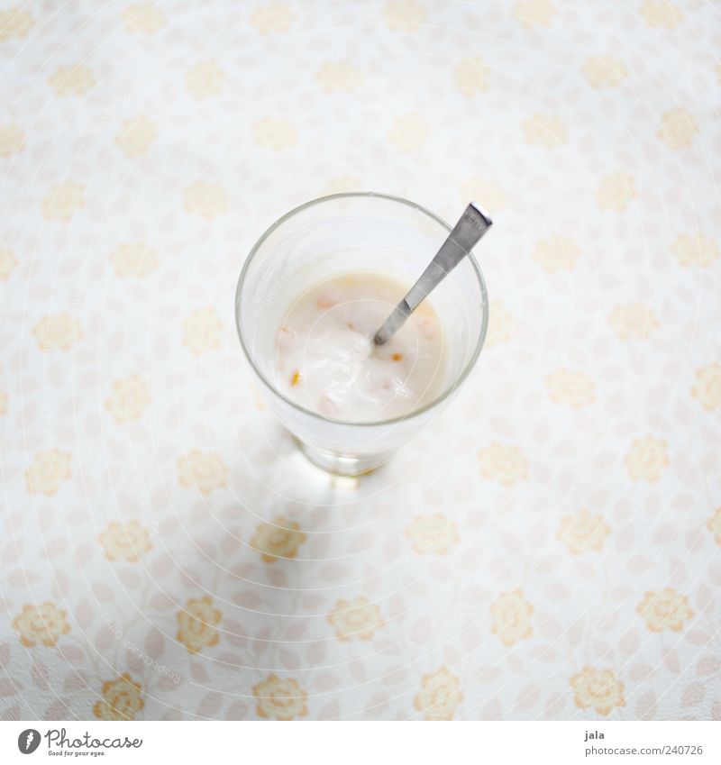 nachtisch Lebensmittel Joghurt Frucht Dessert Süßwaren Ernährung Bioprodukte Vegetarische Ernährung Geschirr Glas Löffel lecker Appetit & Hunger Farbfoto