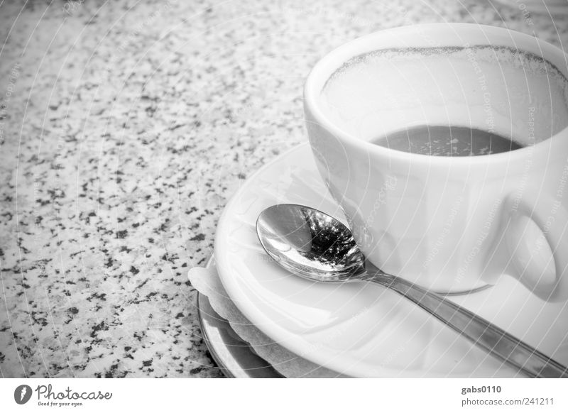 jetzt ein kaffee... Lebensmittel Kaffeetrinken Getränk Heißgetränk Espresso Geschirr Tasse Löffel Erholung Freizeit & Hobby Tisch frisch lecker Pause