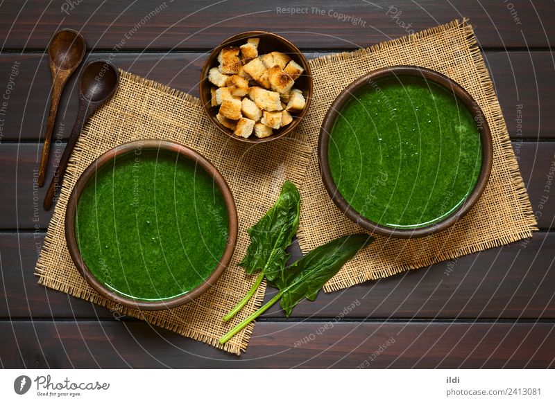 Spinatcremesuppe Gemüse Suppe Eintopf Vegetarische Ernährung frisch Gesundheit Lebensmittel Sahne Amuse-Gueule Speise Mahlzeit gemischt Essen zubereiten Crouton