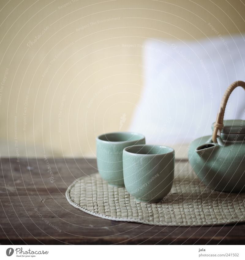 tee... Getränk Heißgetränk Tee Geschirr Teekanne Häusliches Leben Wohnung Sessel Tisch Erholung Innenaufnahme Menschenleer Textfreiraum oben Tag