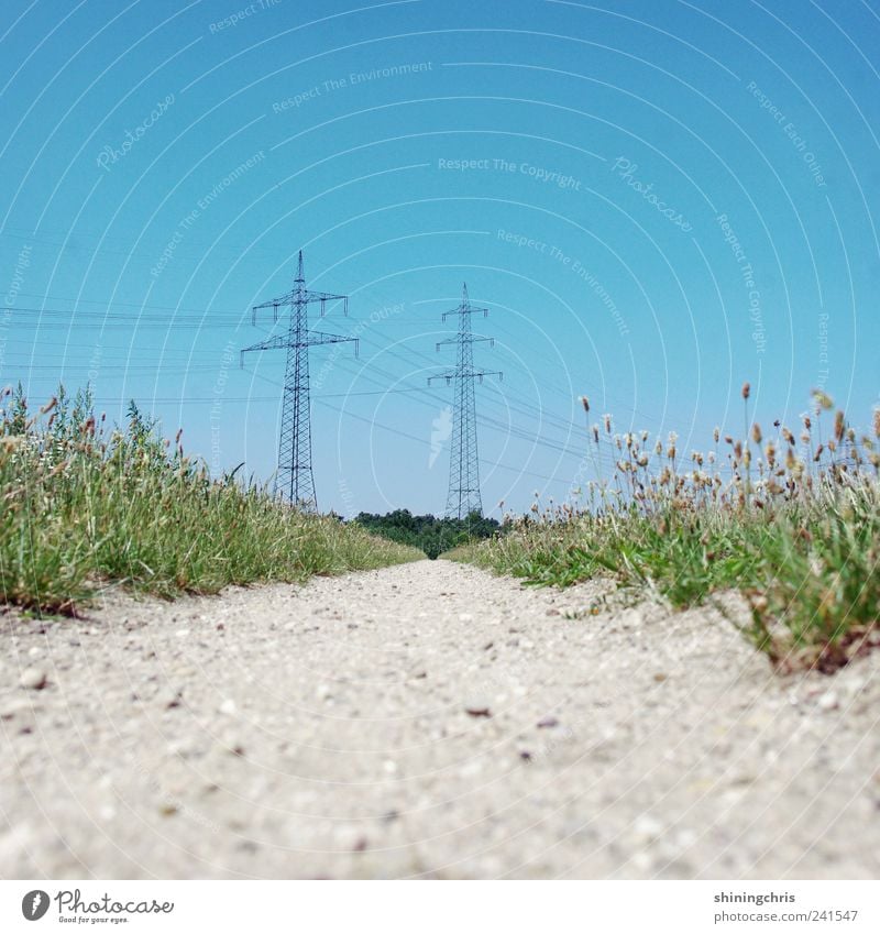 energiefeld Energiewirtschaft Erneuerbare Energie Kernkraftwerk Natur Wolkenloser Himmel Sommer Schönes Wetter Feld Wege & Pfade bedrohlich blau Macht