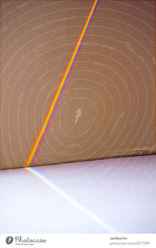 Sichtbares Spektrum Prisma Licht Lichtbrechung Lichtstreifen Lichtstrahl Karton Regenbogen regenbogenfarben Spektralfarbe spektral Farbe mehrfarbig