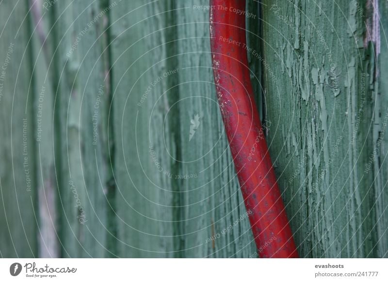 schrebergarten - alte Sachen - grün liebt rot - ein lizenzfreies Stock Foto  von Photocase