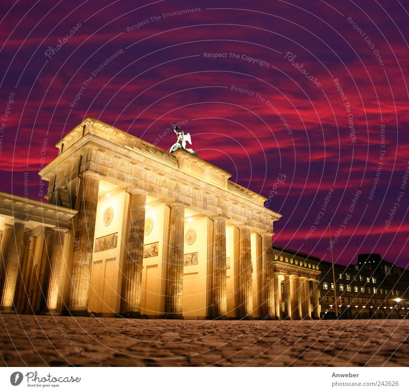 Abendstimmung am Brandenburger Tor in Berlin Himmel Schönes Wetter Berlin-Mitte Deutschland Stadt Hauptstadt Stadtzentrum Haus Bauwerk Gebäude Architektur