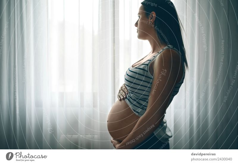 Schwanger Die Ihren Nackten Bauch Streichelt Ein Lizenzfreies Stock Foto Von Photocase 