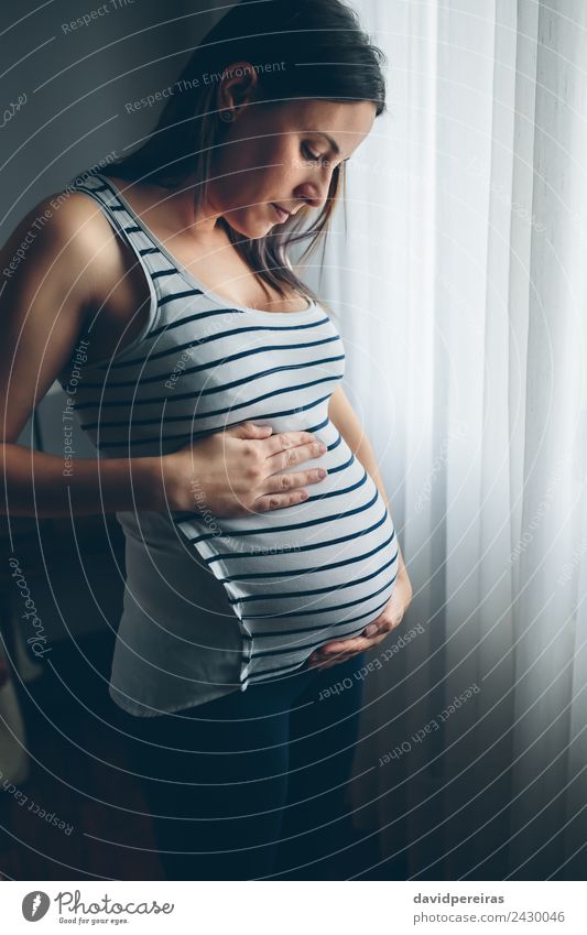 Schwangere Frau Die Ihren Nackten Bauch Streichelt Ein Lizenzfreies Stock Foto Von Photocase 