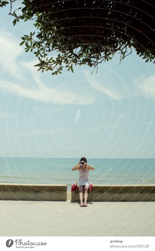 Urlaubsfotografie Mensch Junge Frau Jugendliche Erwachsene 1 18-30 Jahre Umwelt Natur Landschaft Himmel Wolken Sommer Wetter Schönes Wetter Küste Meer