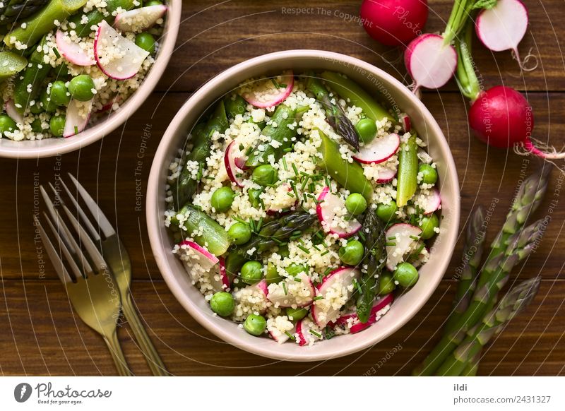 Couscous Spargel Erbsen Rettich Salat Gemüse Vegetarische Ernährung frisch Lebensmittel Salatbeilage Scheibe Schnittlauch Mahlzeit Speise roh gebastelt Snack