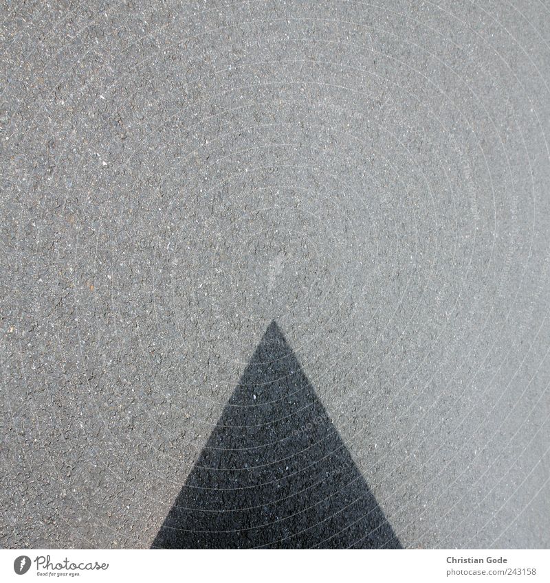 Ratio Keil Stein grau abstrakt Pyramide Quadrat Schattenspiel wirklich Beton Straße Straßenbelag Asphalt schwarz Geometrie Spitze Strukturen & Formen