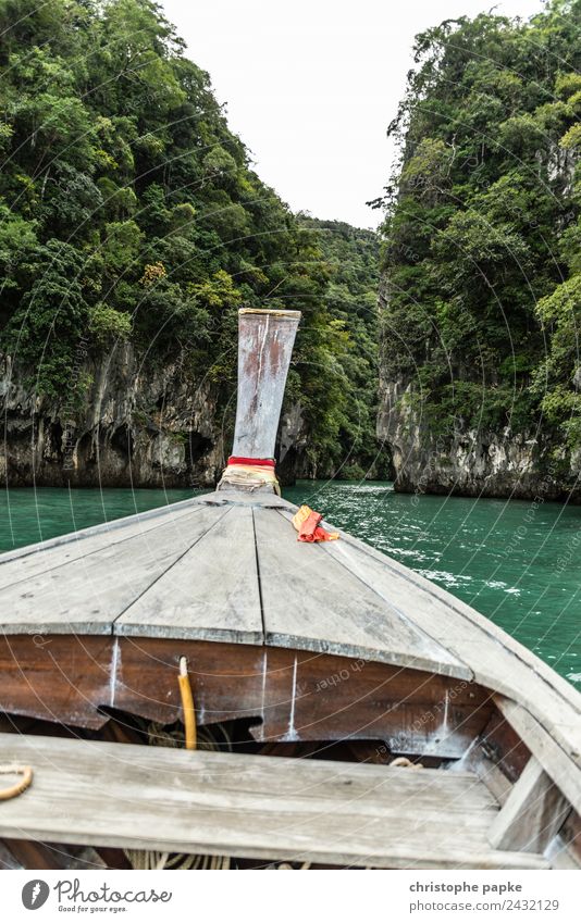 Blick aus longtail Boot auf Inseln in Thailand Ferien & Urlaub & Reisen Ausflug Abenteuer Ferne Sommer Sommerurlaub Meer Wellen Umwelt Natur Landschaft Urwald