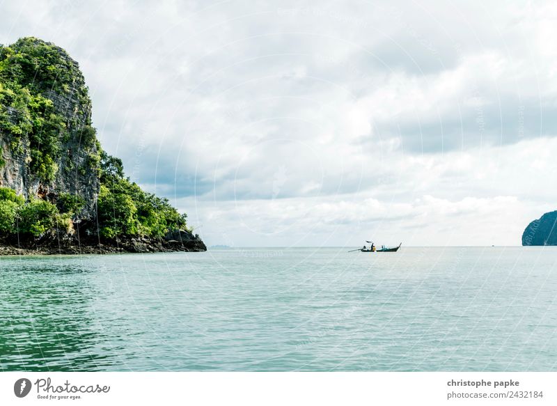 Eine Insel Ferien & Urlaub & Reisen Abenteuer Ferne Sommer Sommerurlaub Meer Wellen Landschaft Pflanze Baum Urwald Hügel Felsen Küste Thailand
