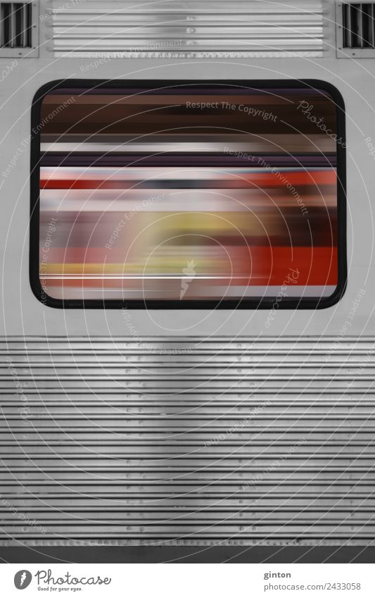 Abstraktes Zugfenster Verkehrsmittel Öffentlicher Personennahverkehr Schienenverkehr Bahnfahren Eisenbahn S-Bahn eckig einfach trendy Geschwindigkeit grau rot