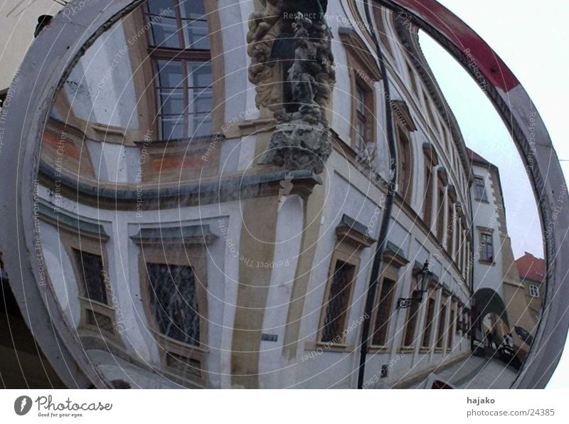 Spiegelhaus Häuserzeile Prag Europa Verzerrung Architektur