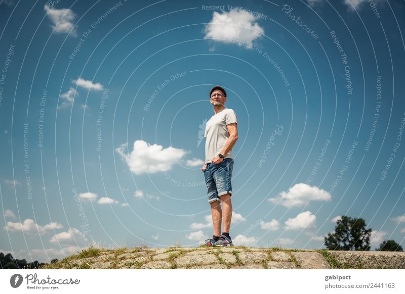 Weitblick | UT Dresden Leben Meditation Duft Sommer Sonne Mensch maskulin Mann Erwachsene 1 Natur Landschaft Himmel Wolken Schönes Wetter Hügel stehen träumen