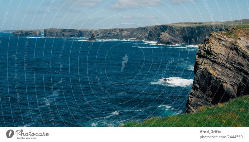 Klippen Irland Ferien & Urlaub & Reisen Tourismus Ausflug Ferne Sommer Sommerurlaub Meer Wellen Landschaft Wasser Himmel Wolken Frühling Schönes Wetter Wind