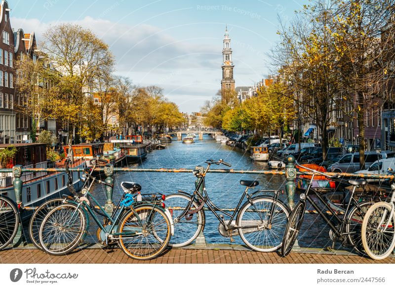 Architektur niederländischer Häuser und Hausboote am Amsterdamer Kanal Stil Ferien & Urlaub & Reisen Tourismus Ausflug Sightseeing Städtereise Sommer