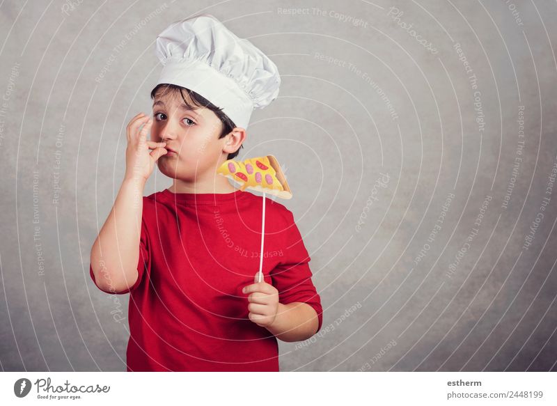 Kind lustiger Koch mit Scheibenpizza Lebensmittel Ernährung Essen Fastfood Italienische Küche Lifestyle Freude Mensch maskulin Kleinkind Junge Kindheit 1