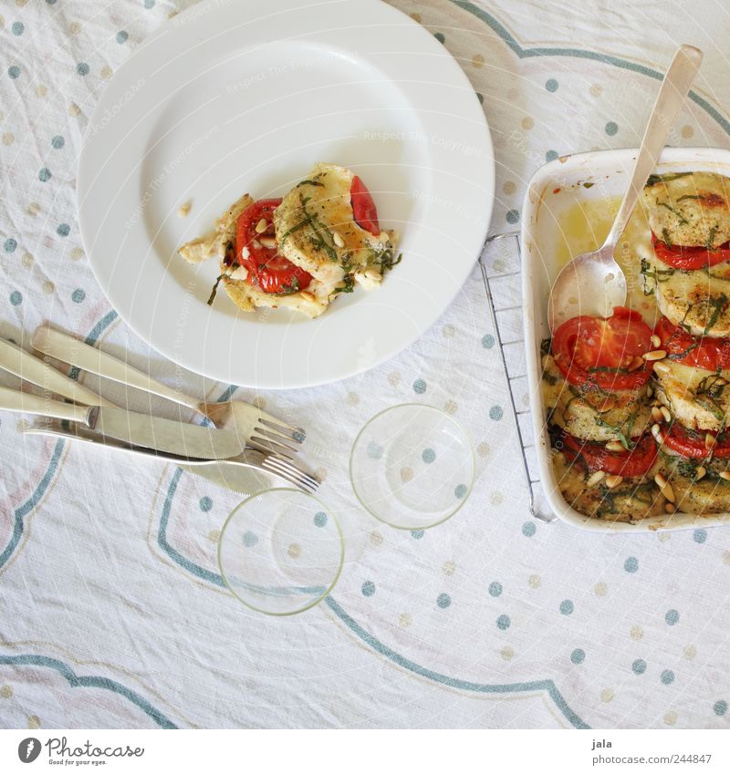 nimm platz! Lebensmittel Gemüse Teigwaren Backwaren Tomate Knödel Auflauf Auflaufform Mozzarella Ernährung Mittagessen Bioprodukte Vegetarische Ernährung