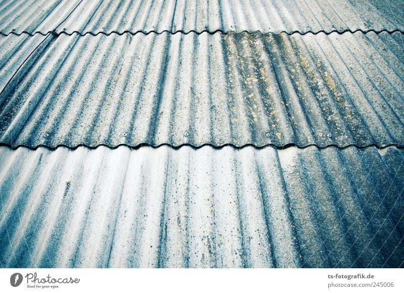 Waves Haus Mauer Wand Fassade Dach Beton Linie Streifen dreckig blau grau Symmetrie Eternit Faserbeton Silikat-Mineral Wellblech Wellblechwand Flechten
