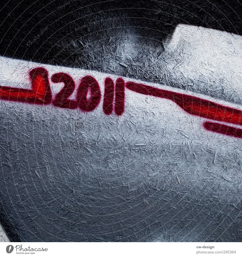 Zeitgeist Lifestyle Dekoration & Verzierung Schriftzeichen Ziffern & Zahlen Graffiti hell trendy rot schwarz weiß Beginn 2011 Jahreszahl Ewigkeit Farbfoto