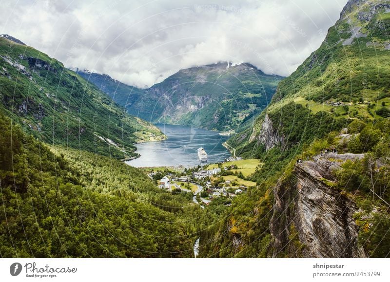 Geiranger Fjord, Norwegen Ferien & Urlaub & Reisen Tourismus Ausflug Sightseeing Kreuzfahrt Expedition Berge u. Gebirge wandern Mensch Menschengruppe Natur