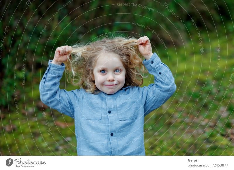 Kleinkind mit langen blonden Haaren Glück schön Gesicht Sommer Kind Mensch Baby Junge Mann Erwachsene Kindheit Umwelt Natur Pflanze Lächeln klein lustig