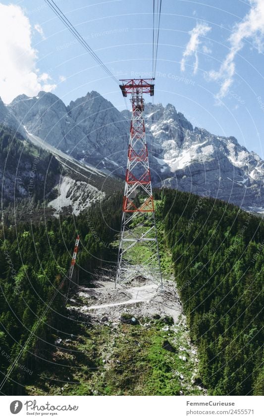 Mast of a cableway in the alps Natur Landschaft Abenteuer Seilbahn Gondellift Alpen fantastisch Sommer sommerlich Sonne Sonnenstrahlen Nadelwald