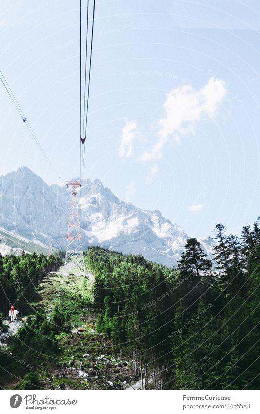 Mast of a cableway in the alps Natur Abenteuer Gondellift Riesenrad Seilbahn Nadelbaum Nadelwald Waldlichtung Berge u. Gebirge Alpen Sonnenstrahlen Sommer