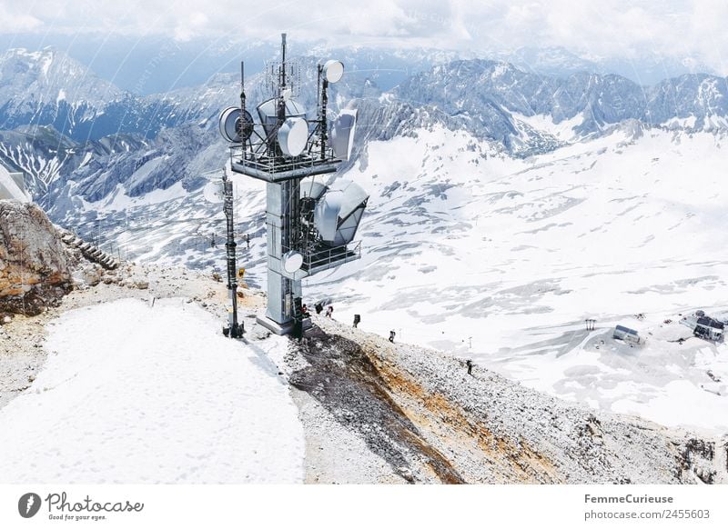 Hikers climbing the Zugspitze - aerial view Natur Abenteuer Expedition Reisefotografie Ferien & Urlaub & Reisen Abenteurer wandern Ausflugsziel Schnee Alpen