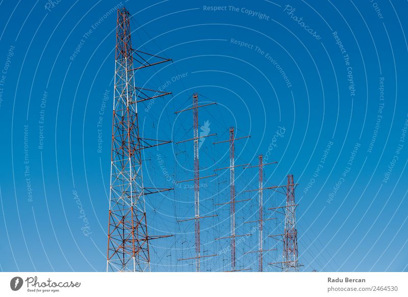 Hochspannungs-Strommast Strommast Turm elektrisch Kraft Spannung Höhe Elektrizität Übertragung Energie Linie Industrie Pylon Technik & Technologie Himmel