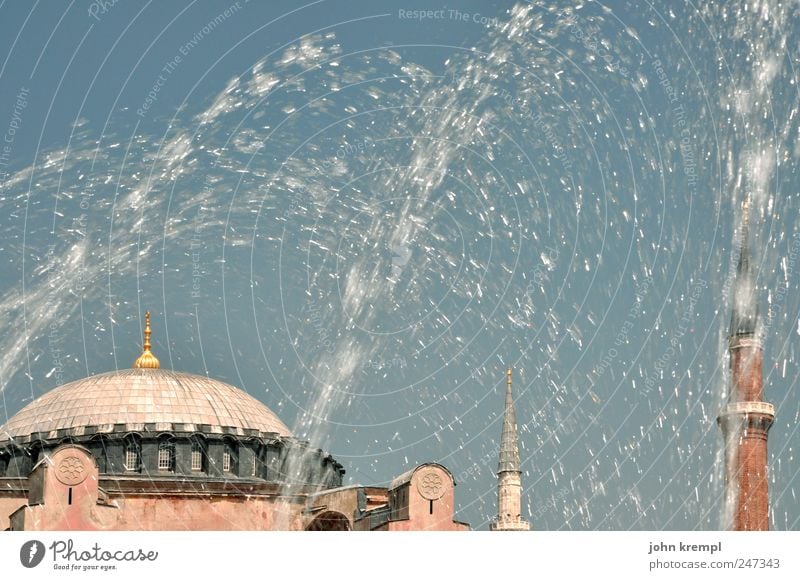 kalte dusche Istanbul Türkei Hauptstadt Altstadt Bauwerk Gebäude Architektur Brunnen Kuppeldach Minarett Sehenswürdigkeit Wahrzeichen Denkmal Hagia Sophia