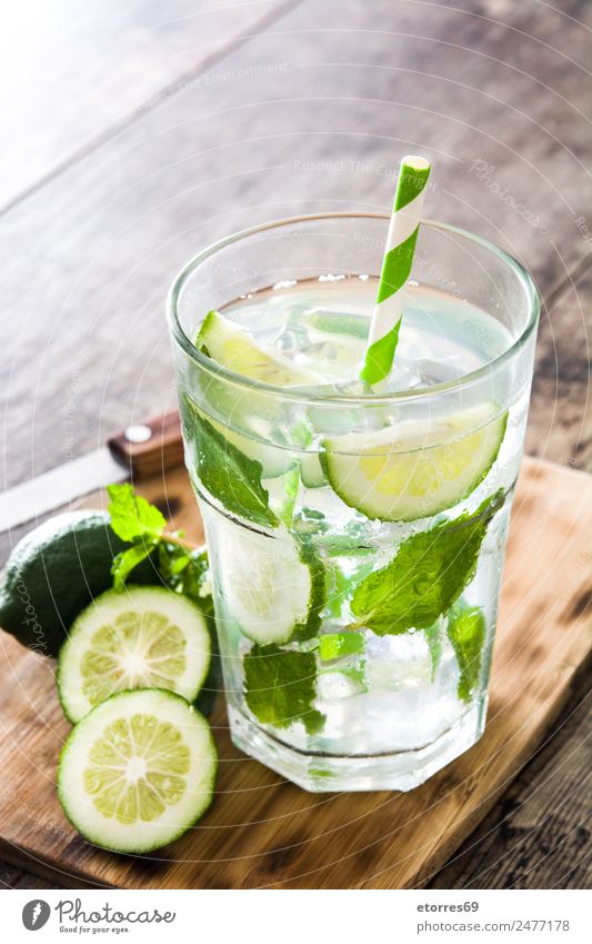 Mojito-Cocktail Frucht Getränk Alkohol Spirituosen Longdrink Glas Sommer Sommerurlaub frisch kalt süß gelb grün Eis Limone Ferien & Urlaub & Reisen tropisch