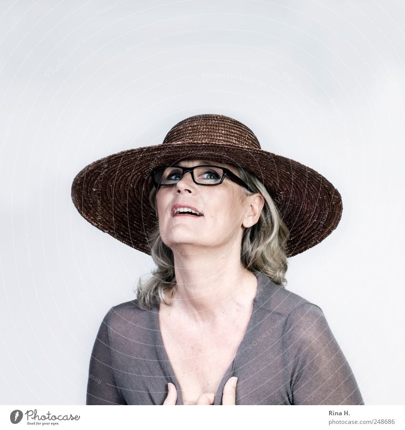 Wochenende !! Mensch Frau Erwachsene 1 45-60 Jahre Hemd Brille Hut blond grauhaarig langhaarig Lächeln Blick authentisch Glück hell dünn Gefühle Freude