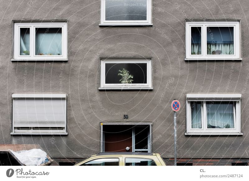 absolutes haltverbot (ende) Baustelle Pflanze Stadt Haus Mauer Wand Fassade Fenster Tür Verkehr Verkehrsmittel Verkehrswege Straßenverkehr Autofahren