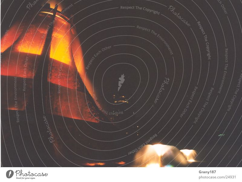 Vulkano Abu Dhabi heiß Stil Ferien & Urlaub & Reisen Nacht Licht Werbefachmann Plakat Erfolg vulkano Brand Werbung werbemittel plakatwerbung fernsehn groß